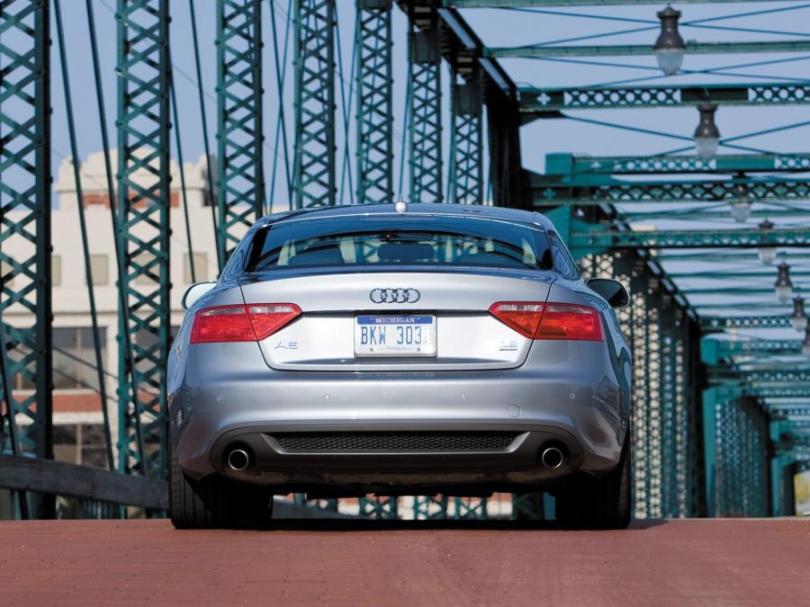  Audi A5 Coupe 3.2 S-Line 2008 года  (NA) (фото 4 из 11)
